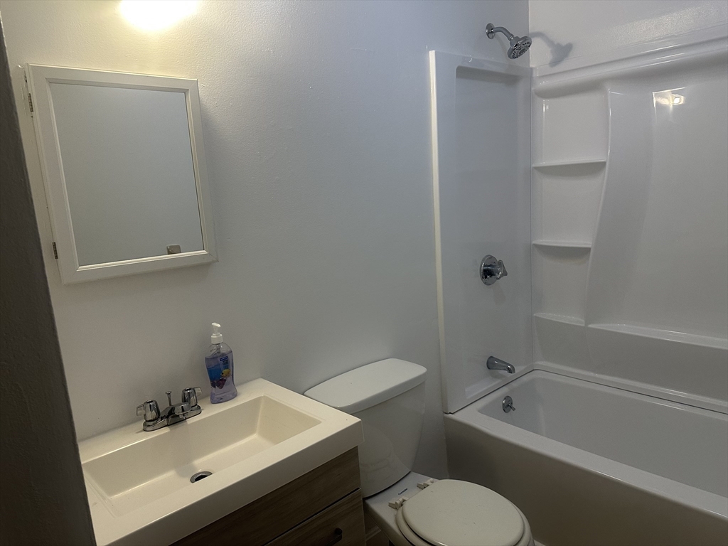 303 Pawtucket Blvd # 13