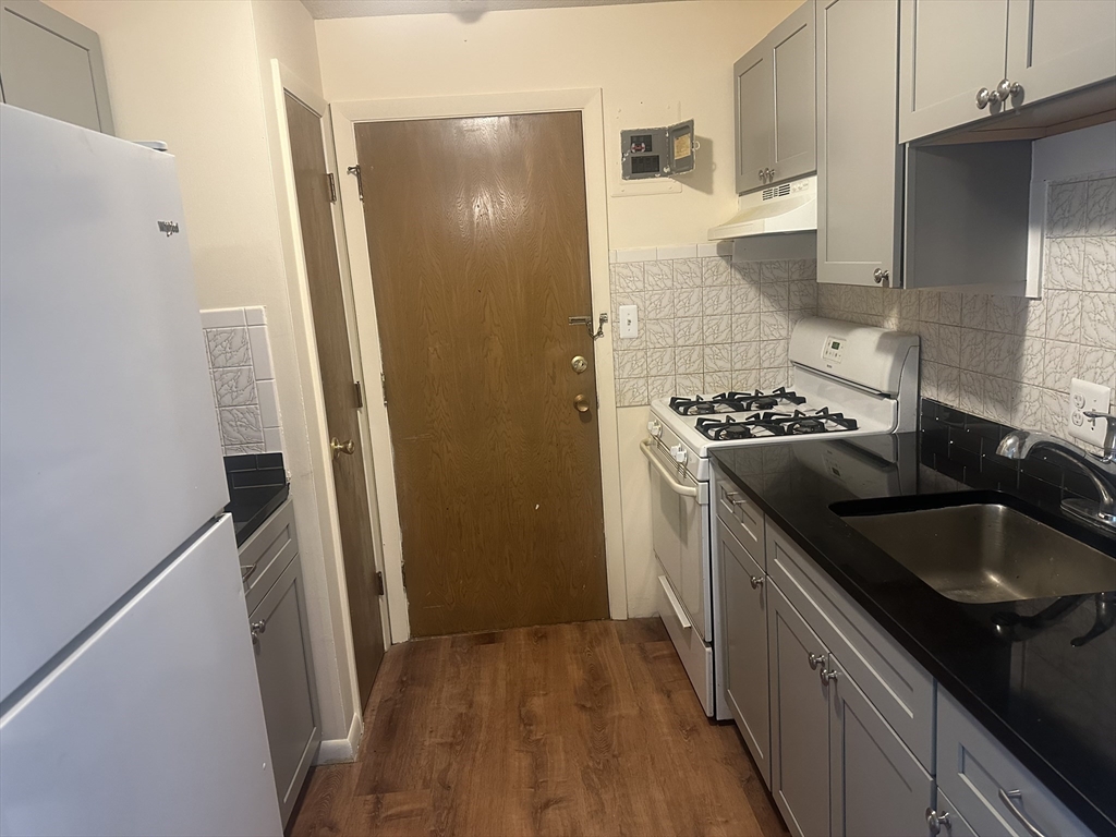 303 Pawtucket Blvd # 13