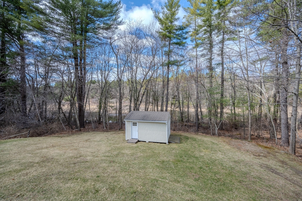 67 Lost Pond Ln
