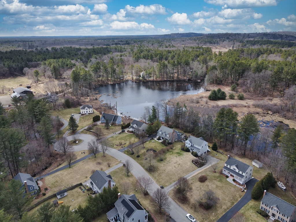 67 Lost Pond Ln