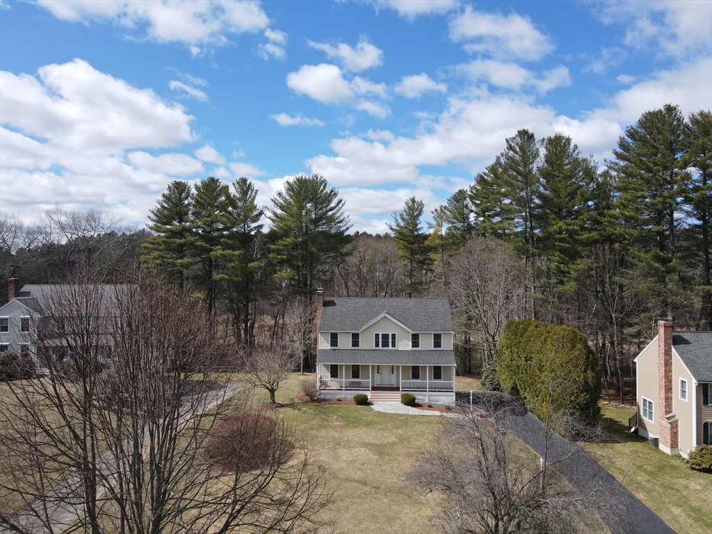 67 Lost Pond Ln