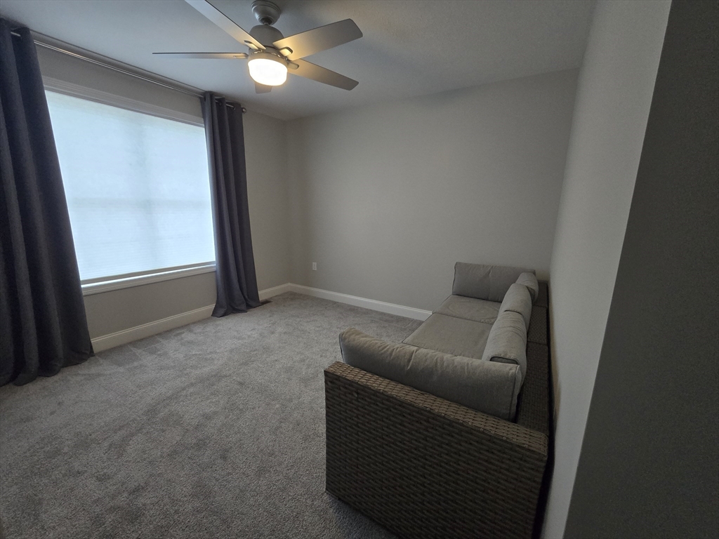 28 Hayfield Rd