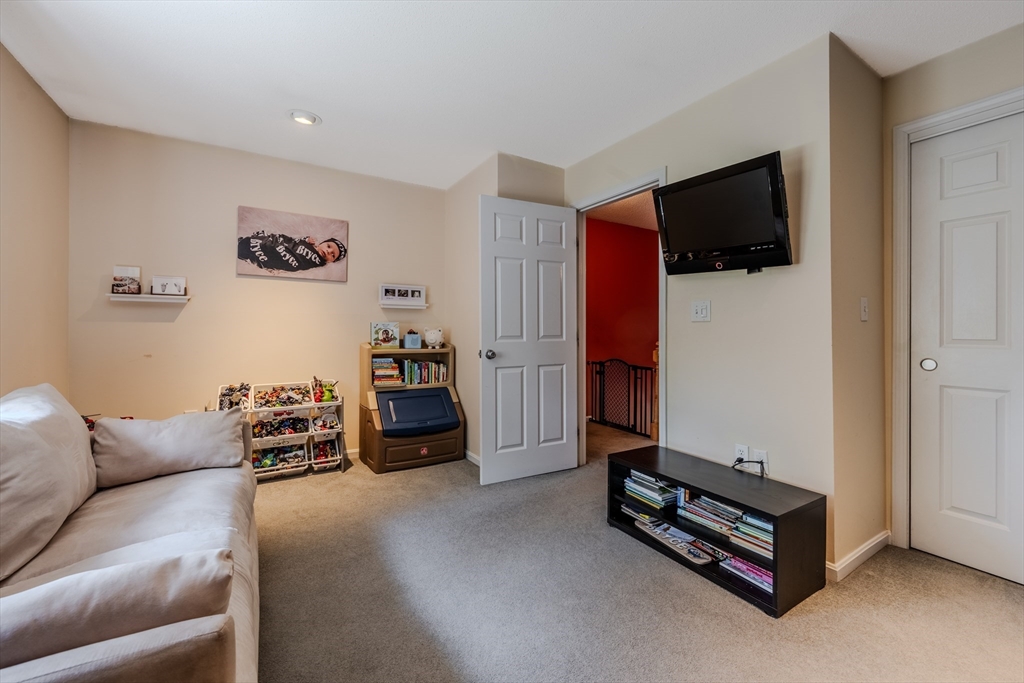 95 Tennis Plaza Rd # 27