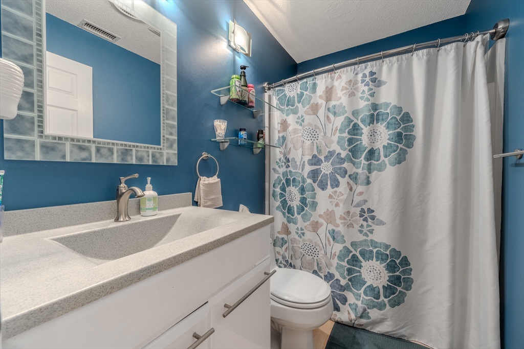 95 Tennis Plaza Rd # 27