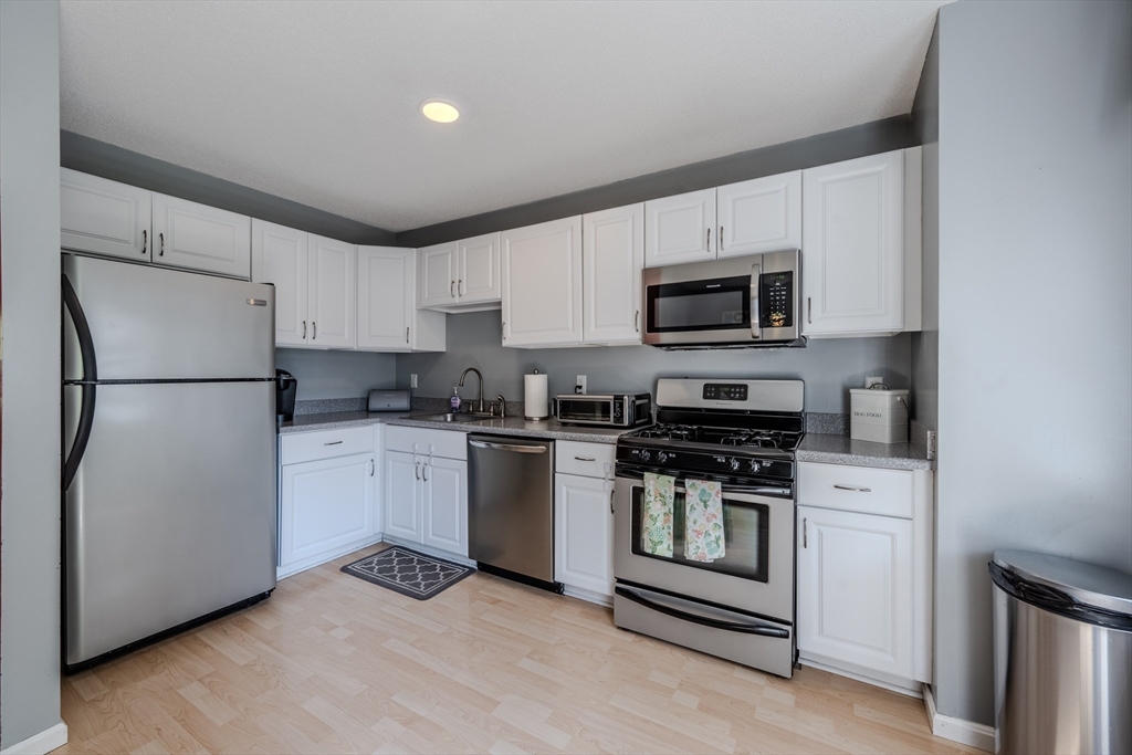95 Tennis Plaza Rd # 27