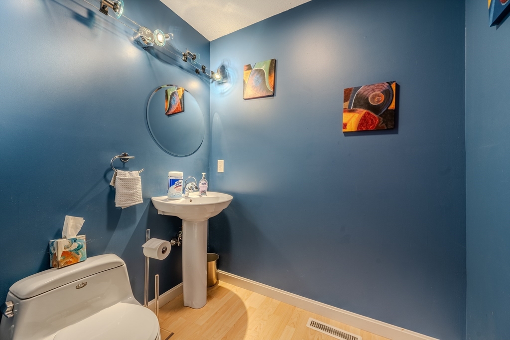95 Tennis Plaza Rd # 27