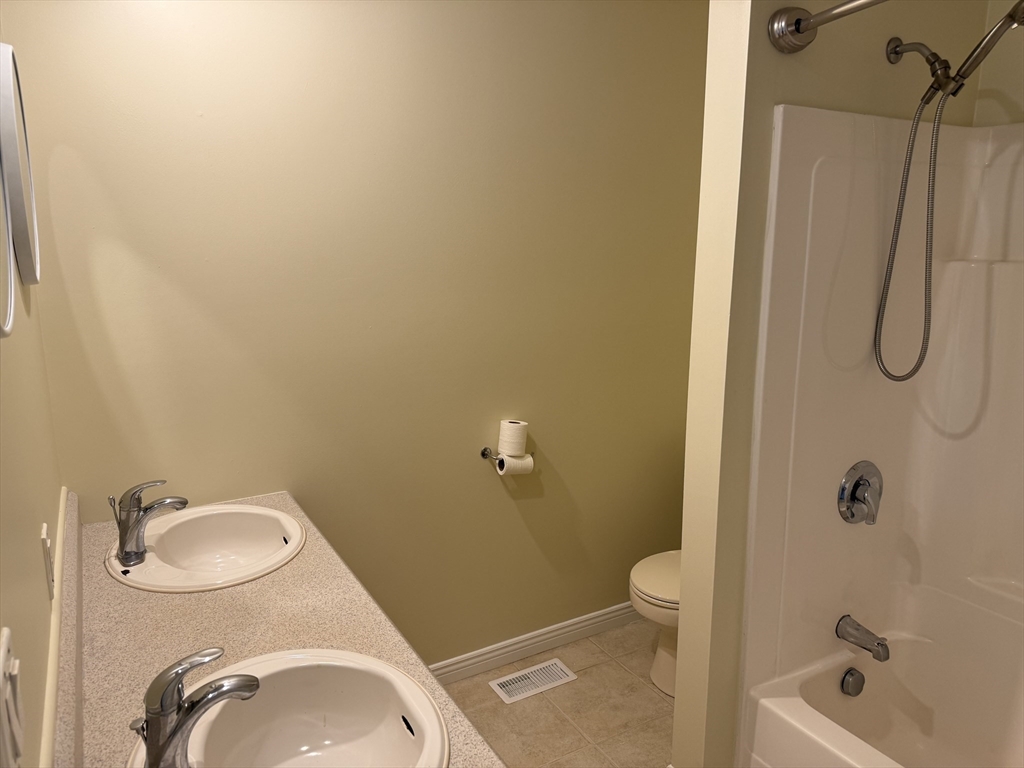 8 Intervale Ct # B