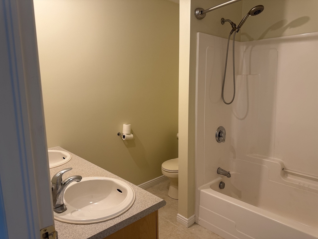 8 Intervale Ct # B