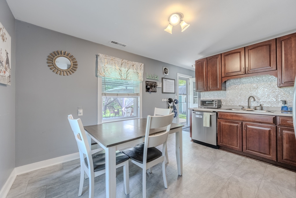 67 Lisa Ln