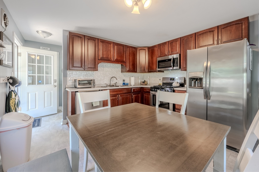 67 Lisa Ln