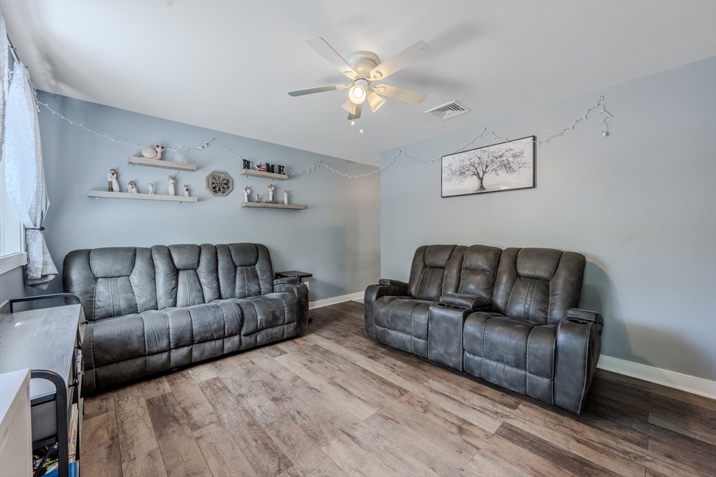 67 Lisa Ln