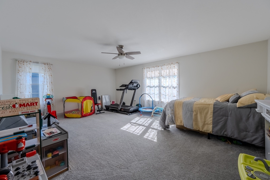 12 Hayfield Rd