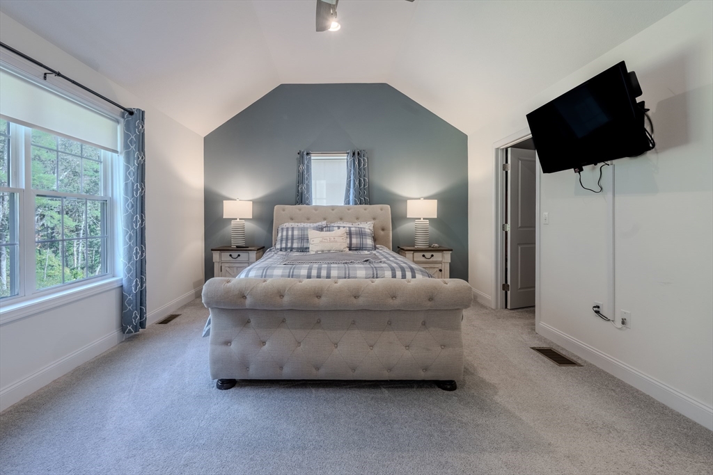 12 Hayfield Rd