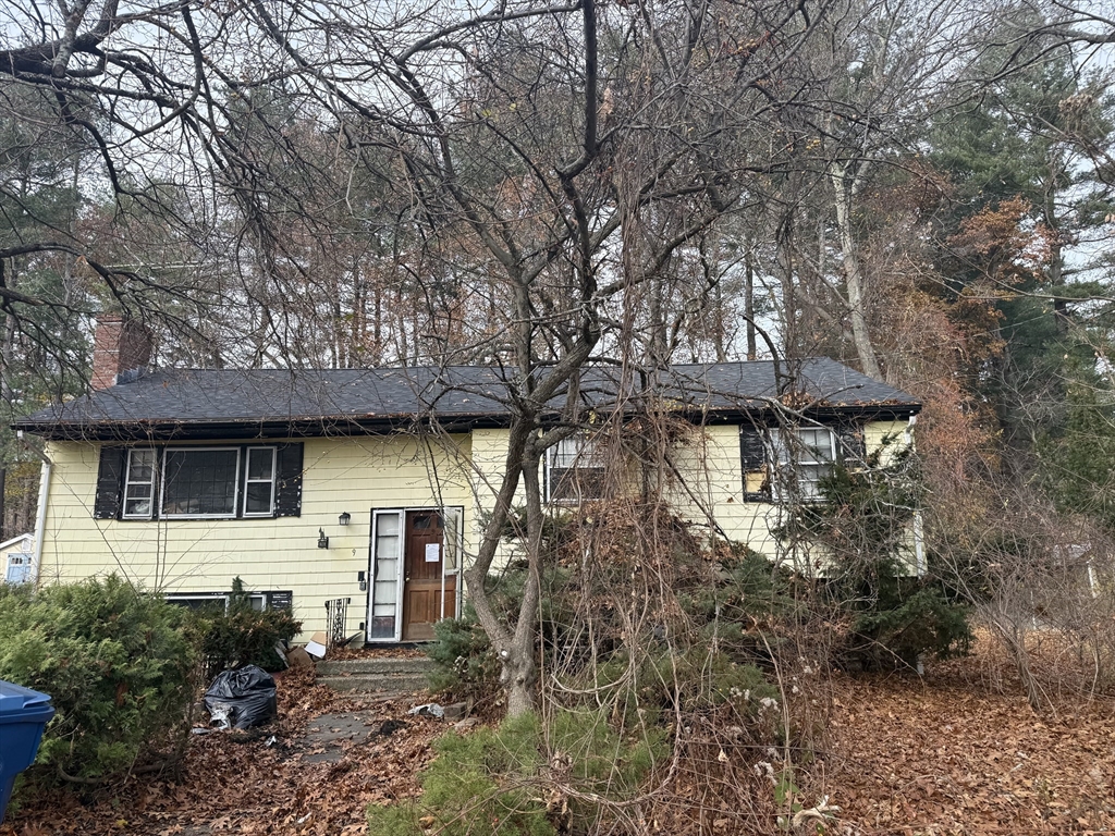 9 Tomahawk Dr