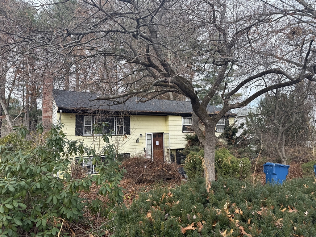 9 Tomahawk Dr