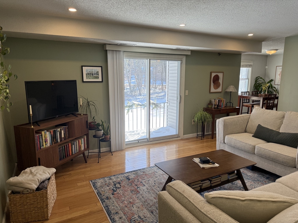 124 Tennis Plaza Rd # 21
