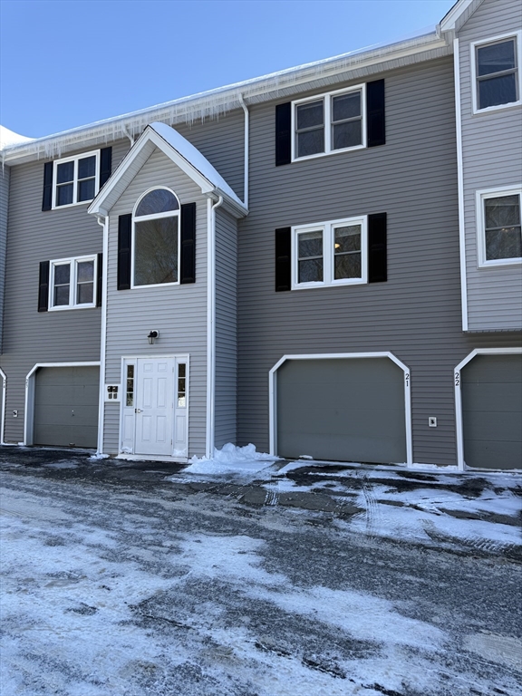 124 Tennis Plaza Rd # 21