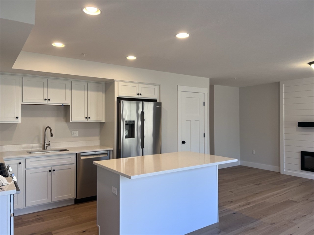 112 Genest St # 10