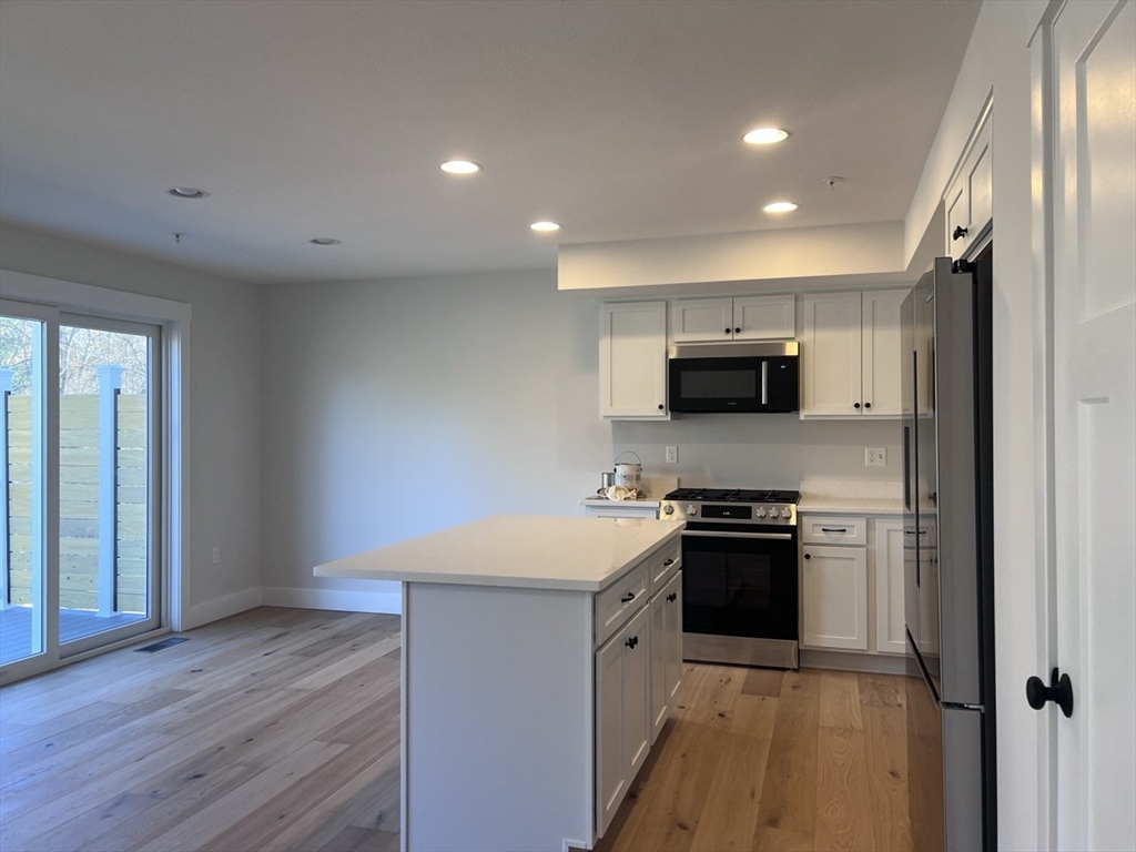 112 Genest St # 10