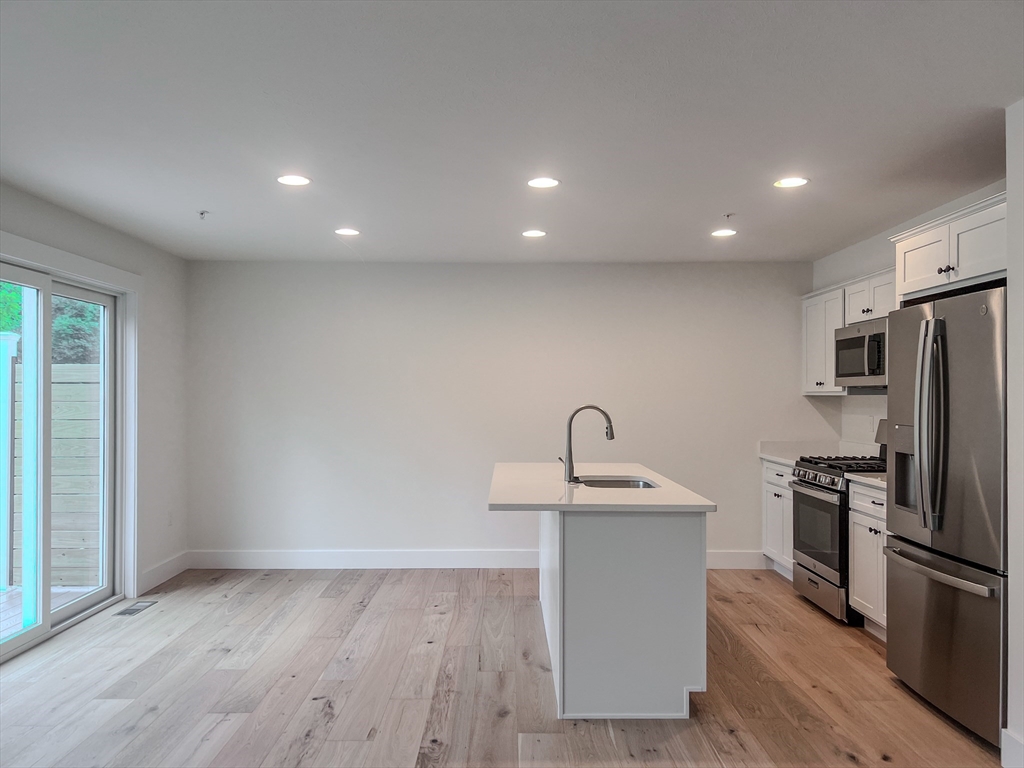 112 Genest St # 8