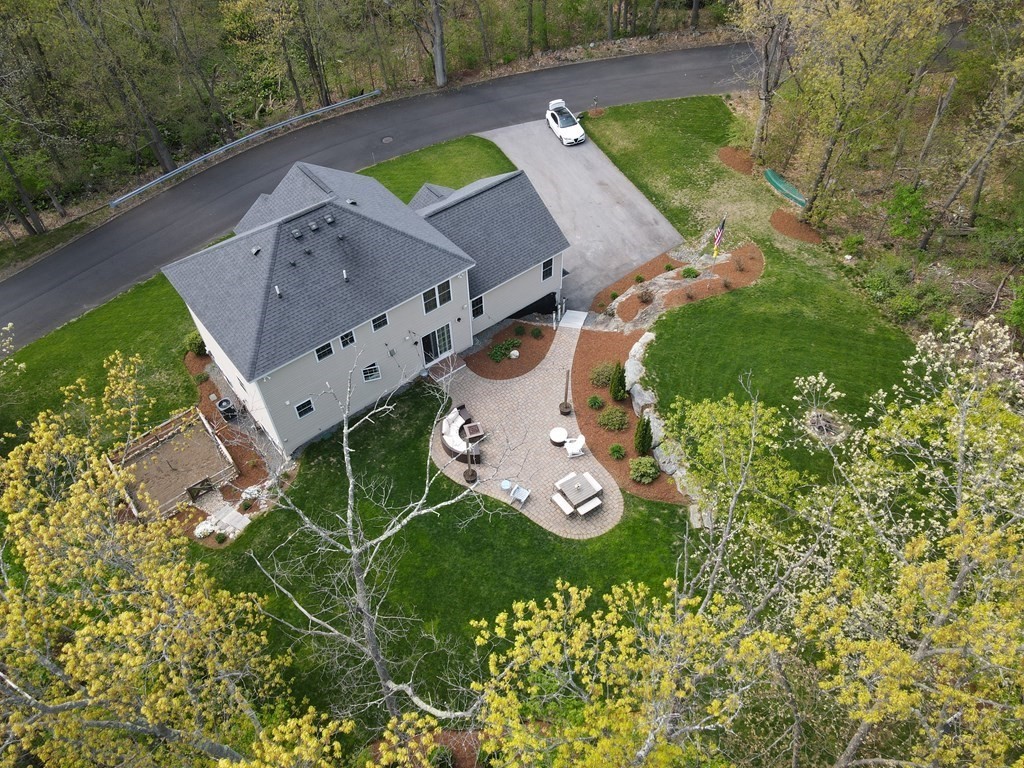 85 Nassau St