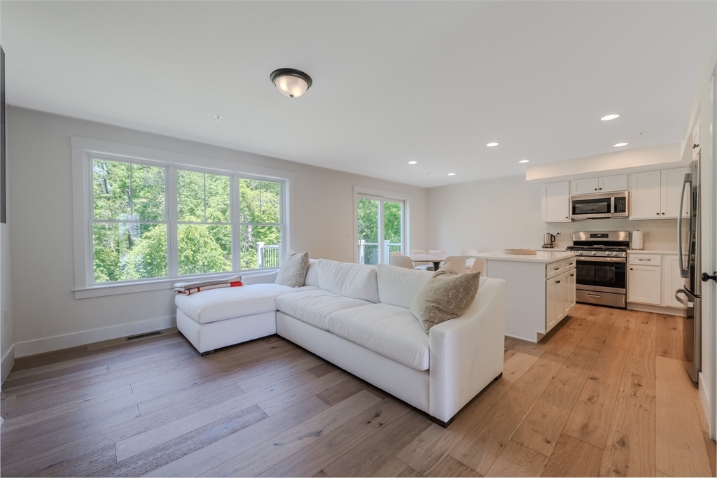 112 Genest St # 12