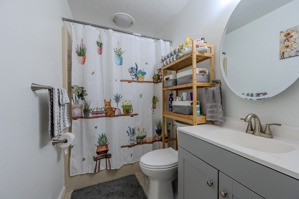 229 Vernon St # 3
