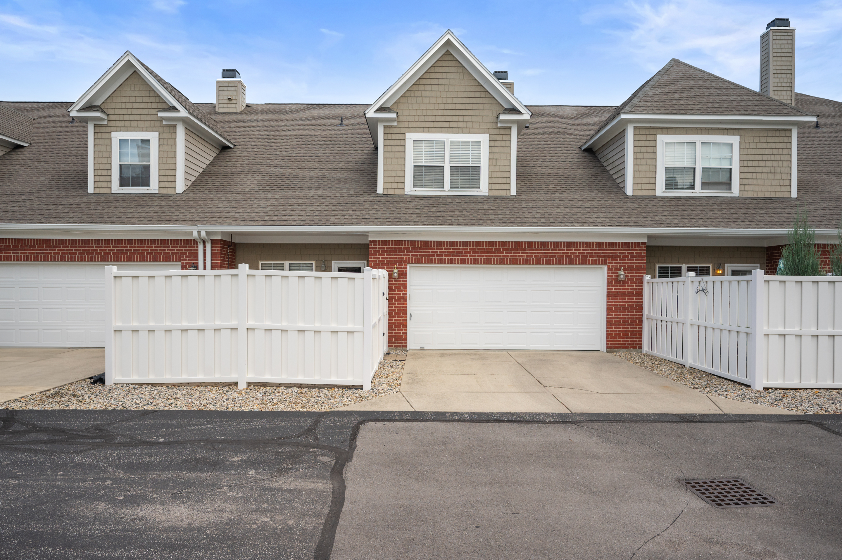 15570 Clearbrook Street