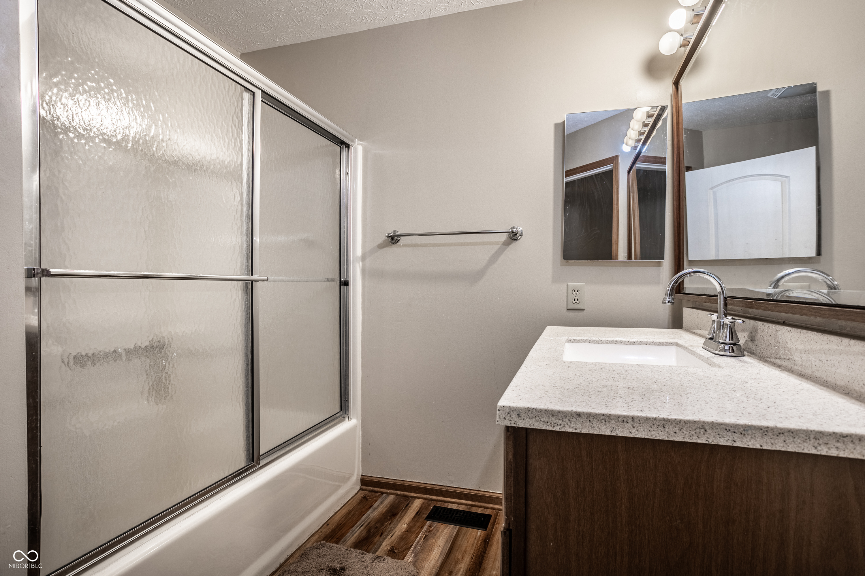 1340 Holiday Lane E Unit: 33