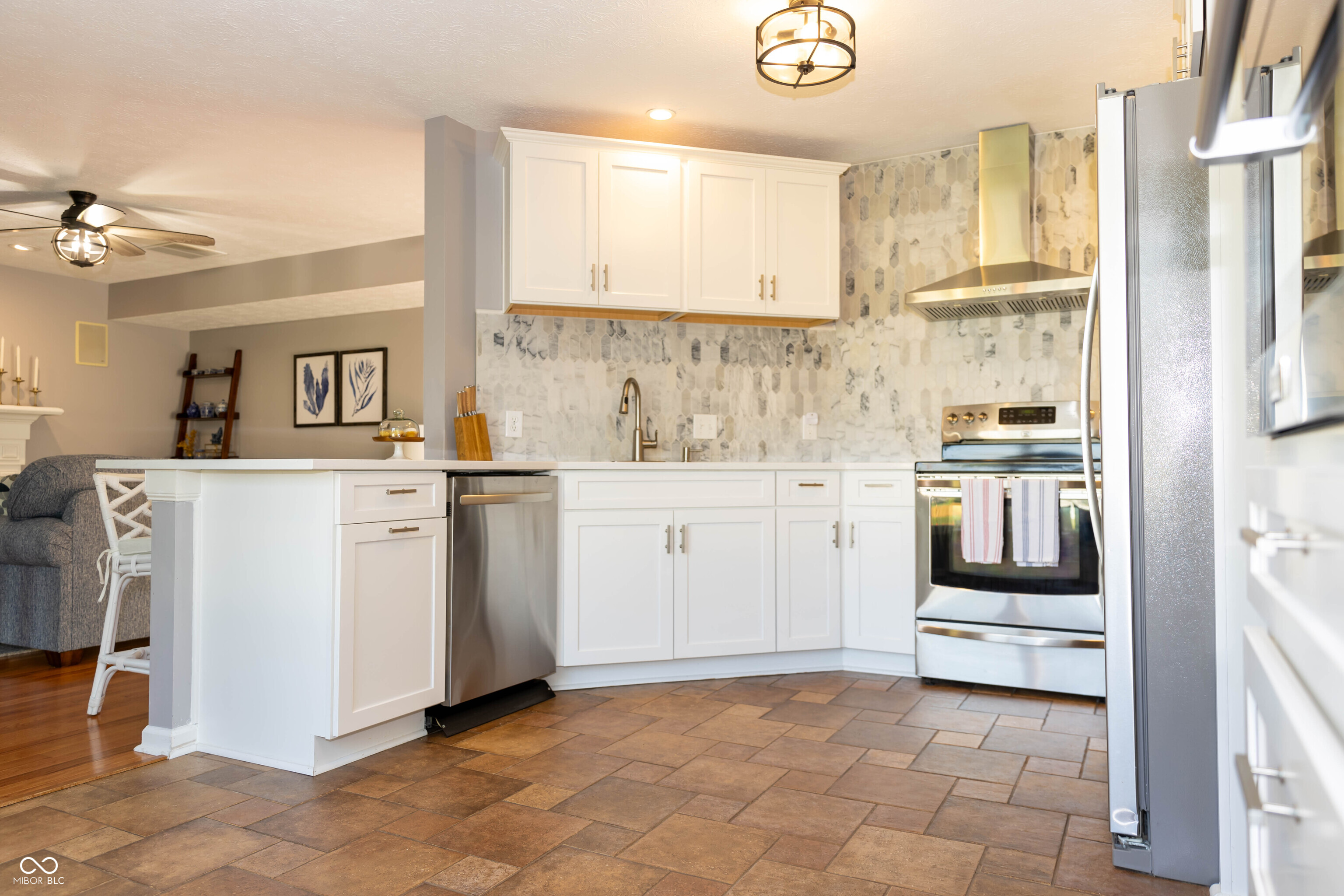 1050 Spanish Lake Drive