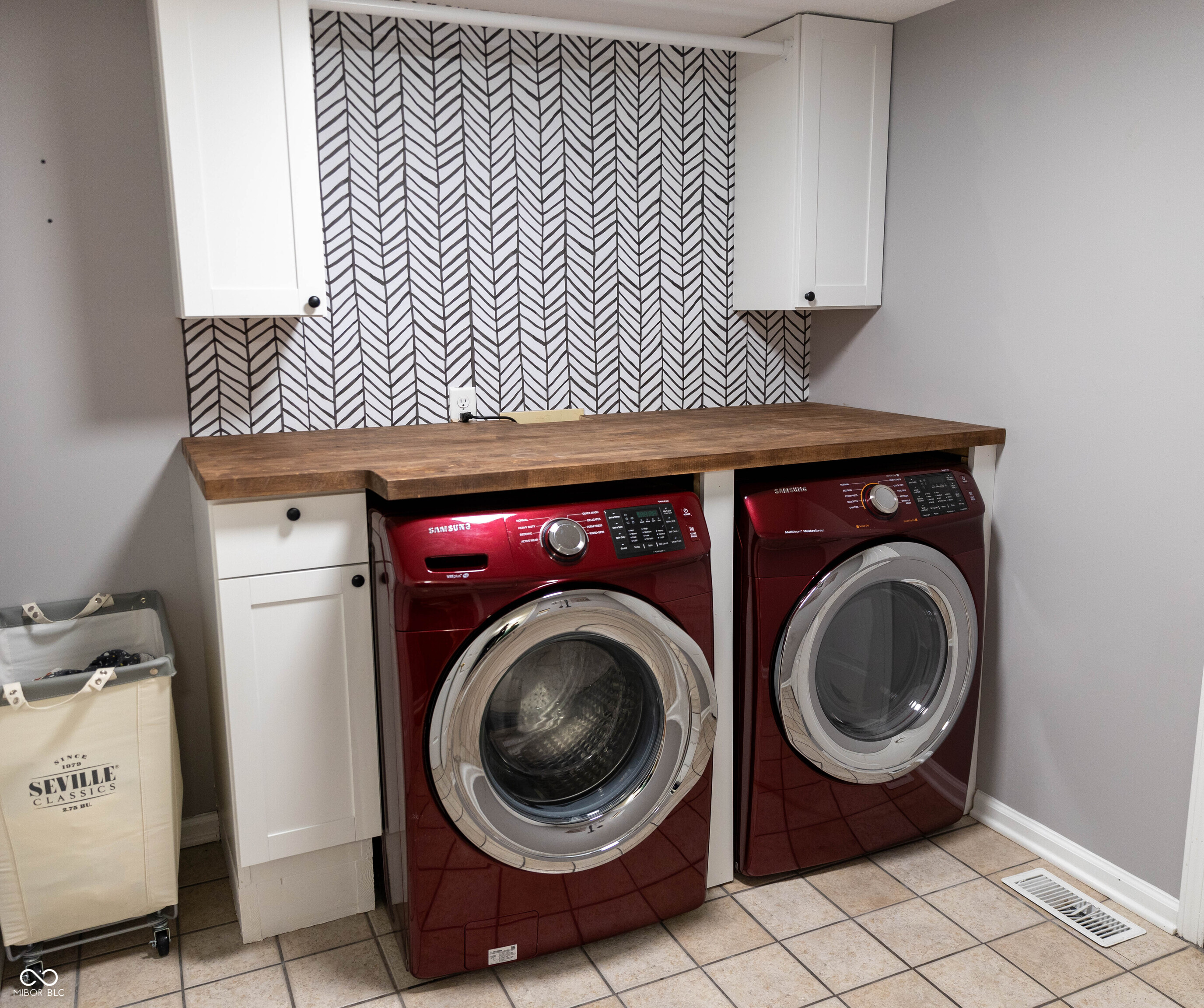 1050 Spanish Lake Drive