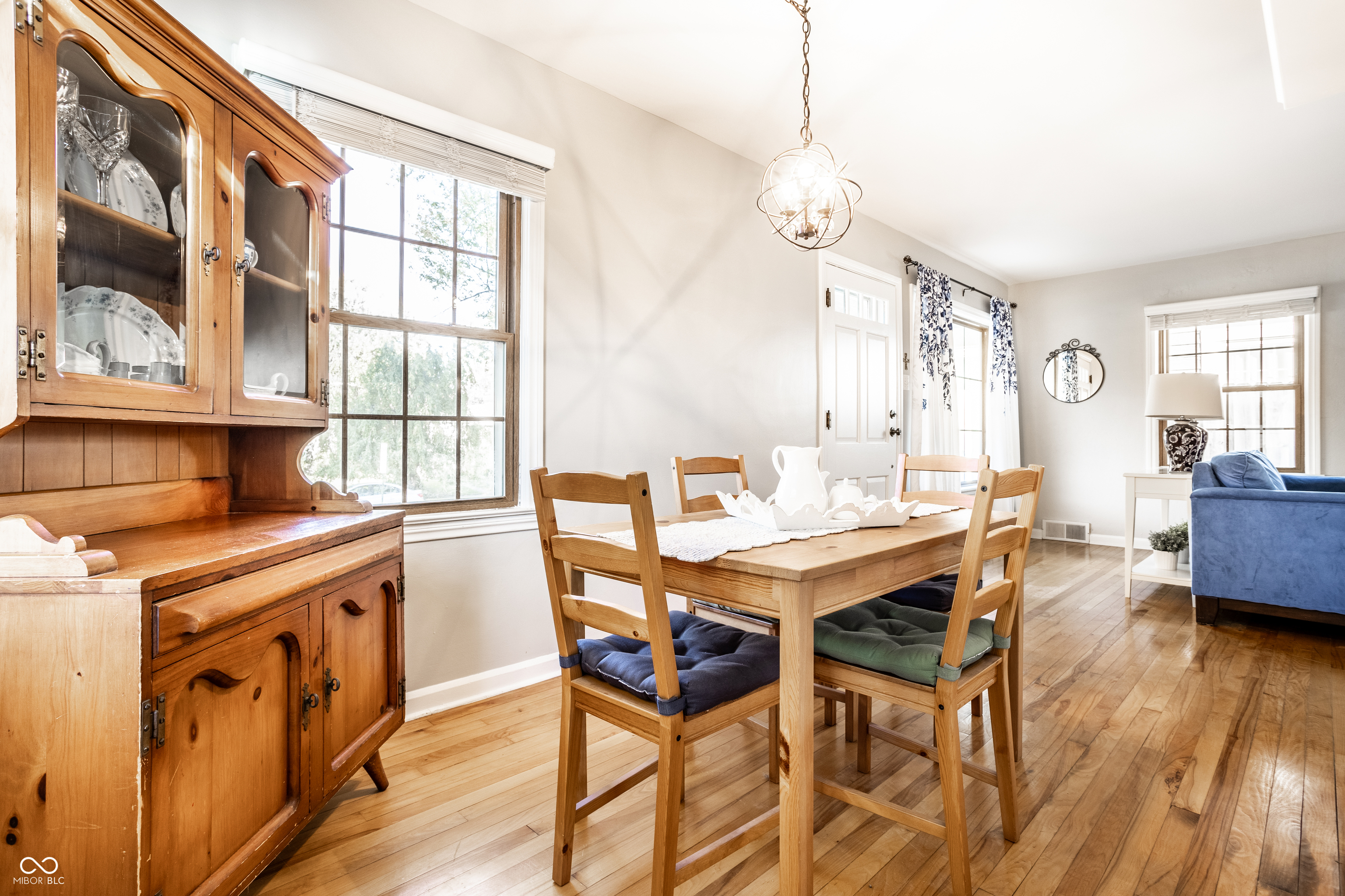 301 N Ridgeview Drive