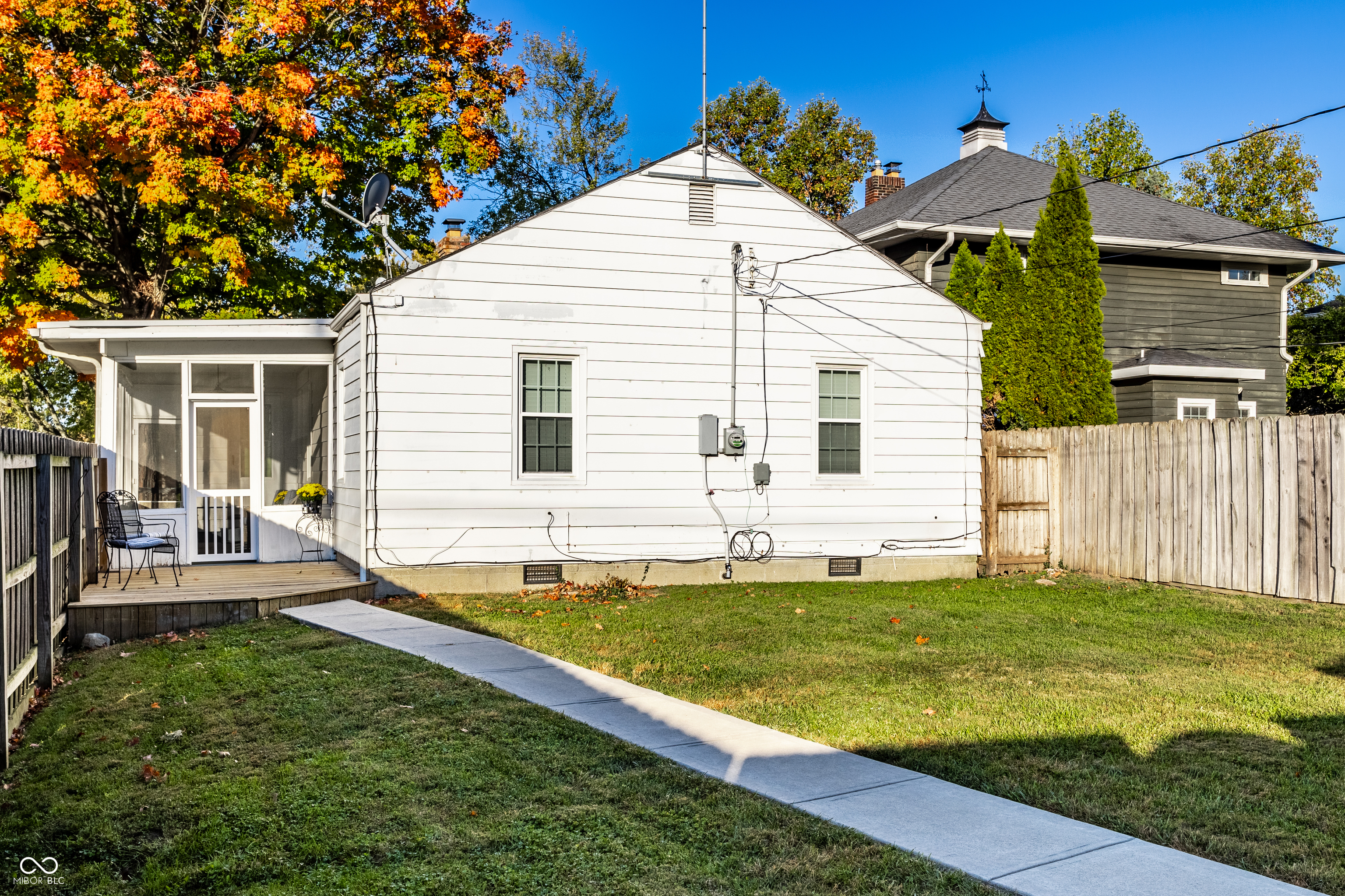 301 N Ridgeview Drive