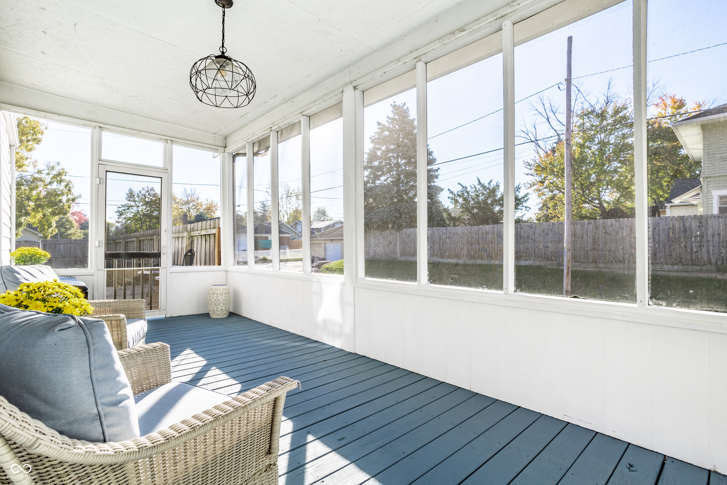 301 N Ridgeview Drive