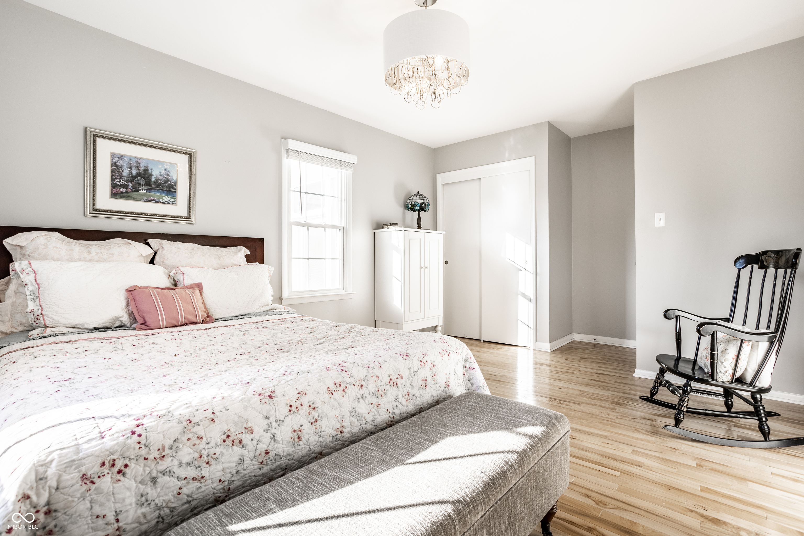 301 N Ridgeview Drive