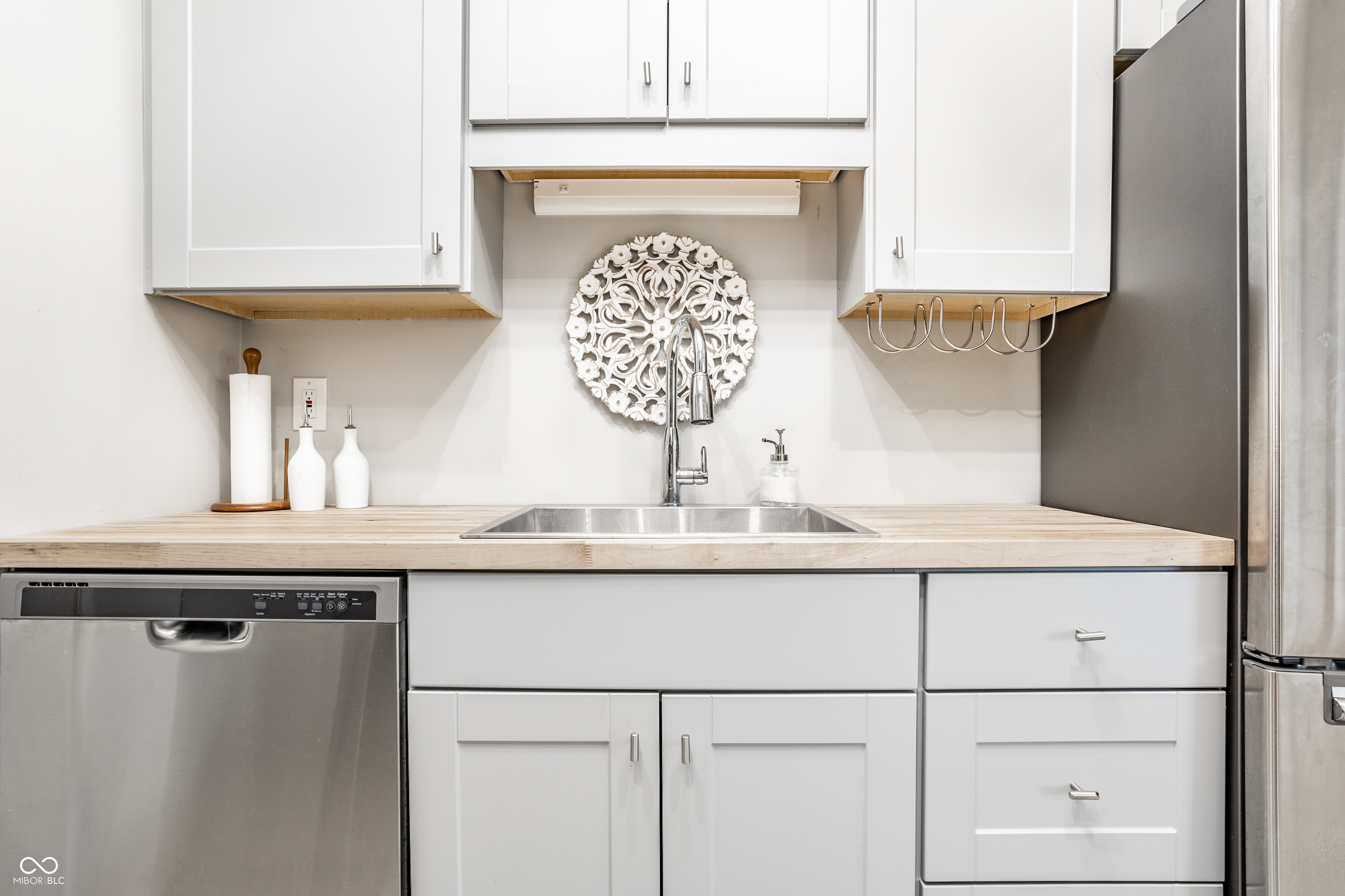 301 N Ridgeview Drive