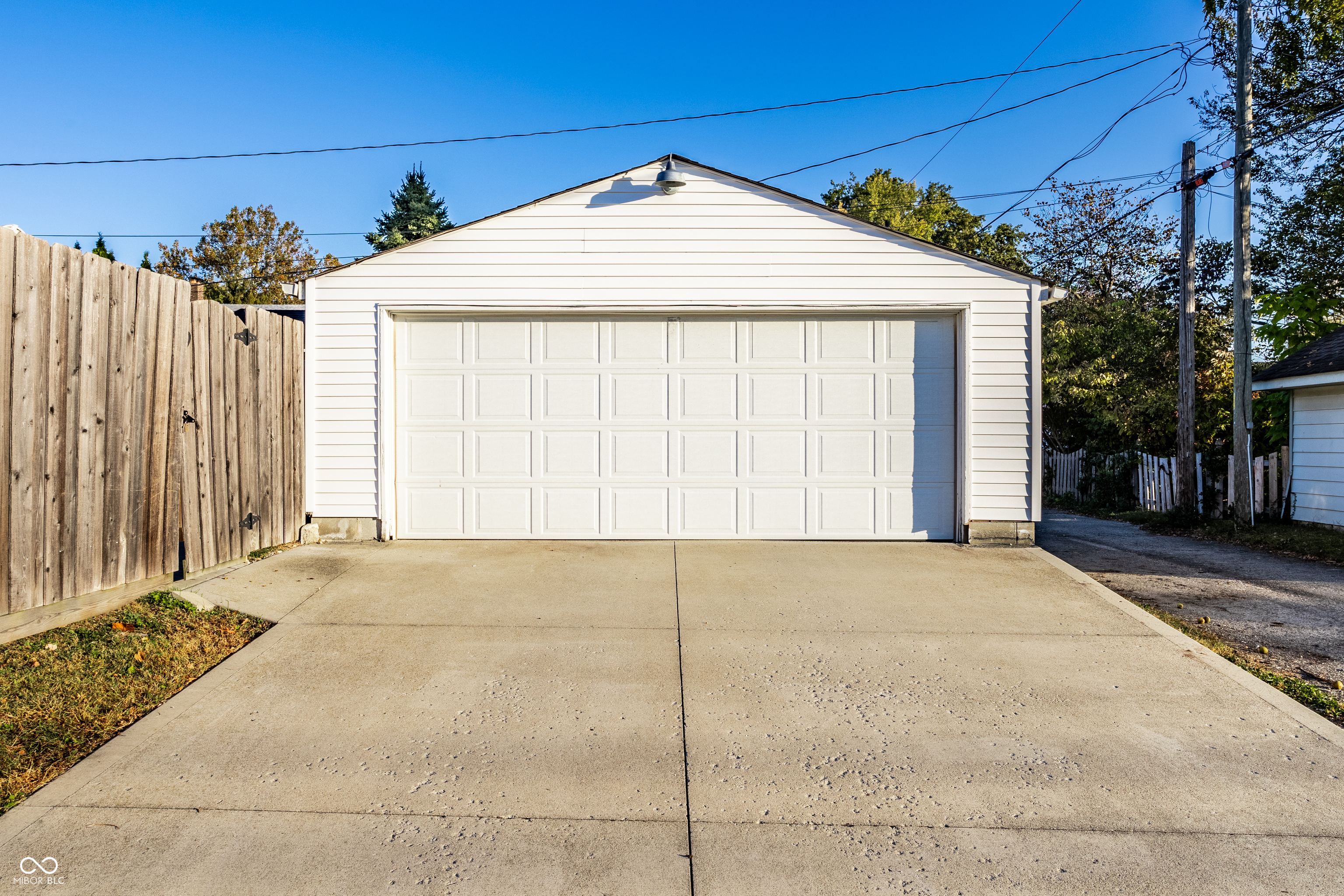 301 N Ridgeview Drive