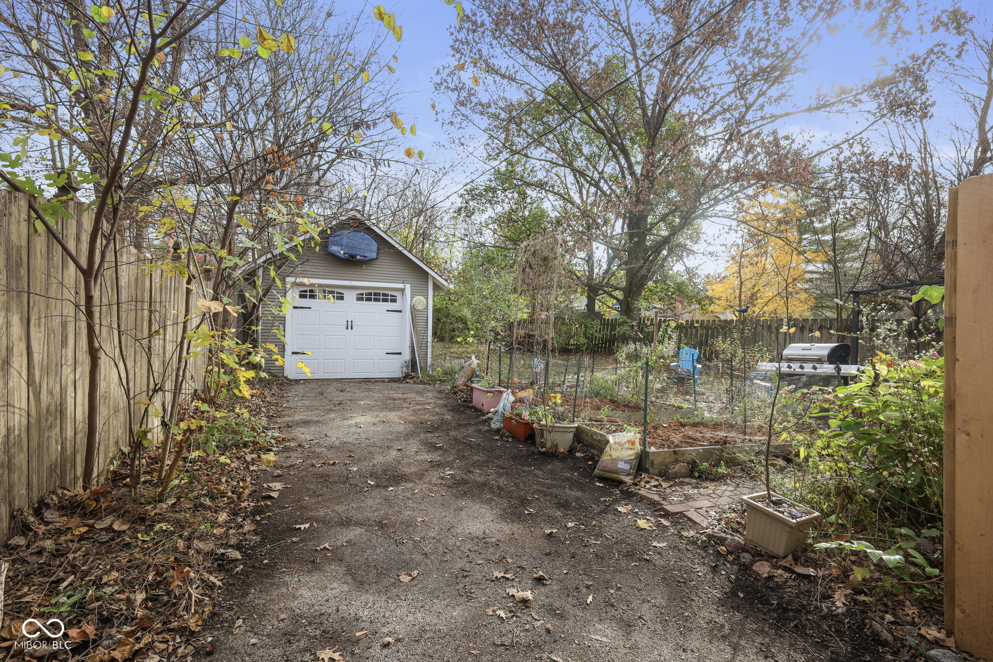 335 N Whittier Place