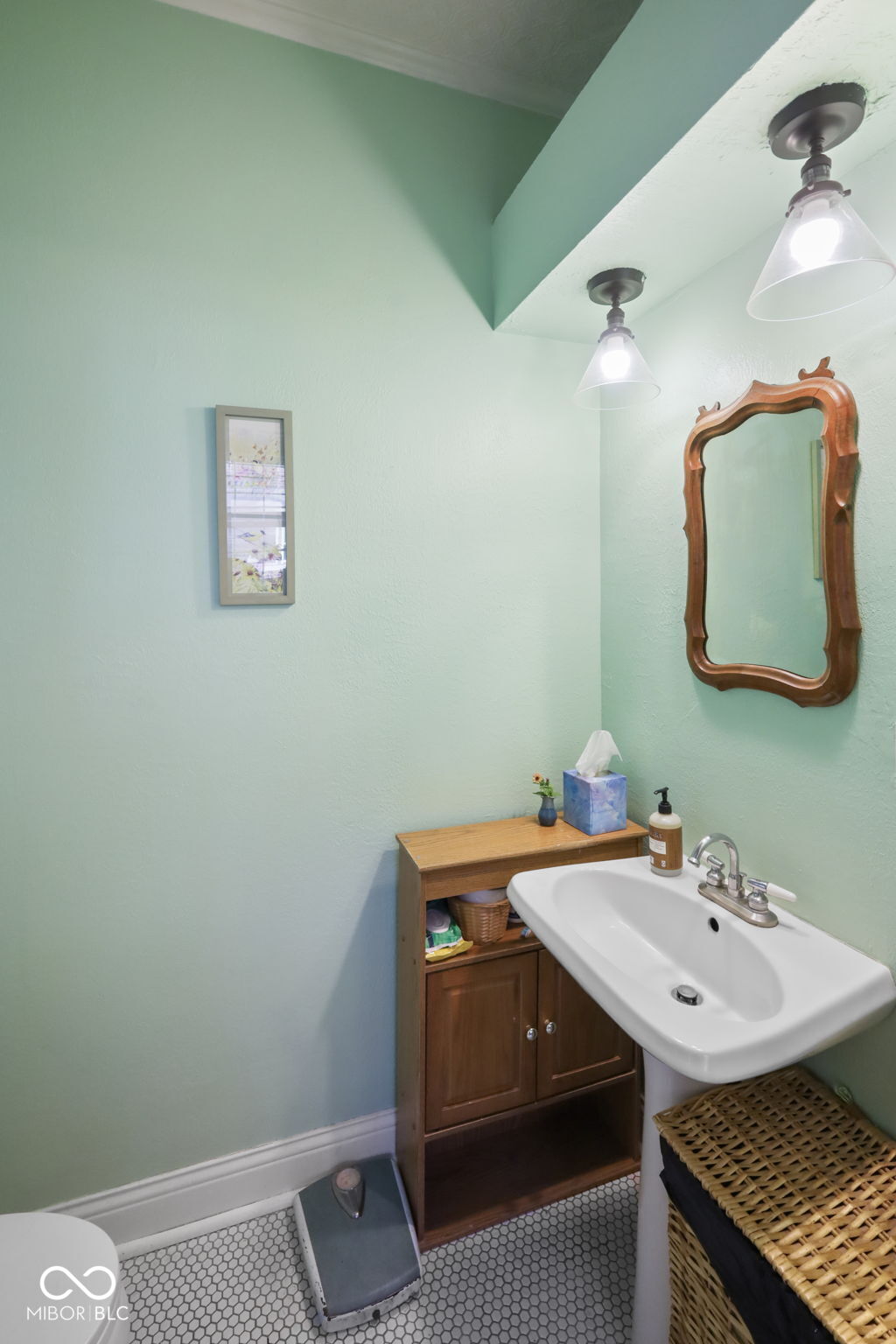 335 N Whittier Place