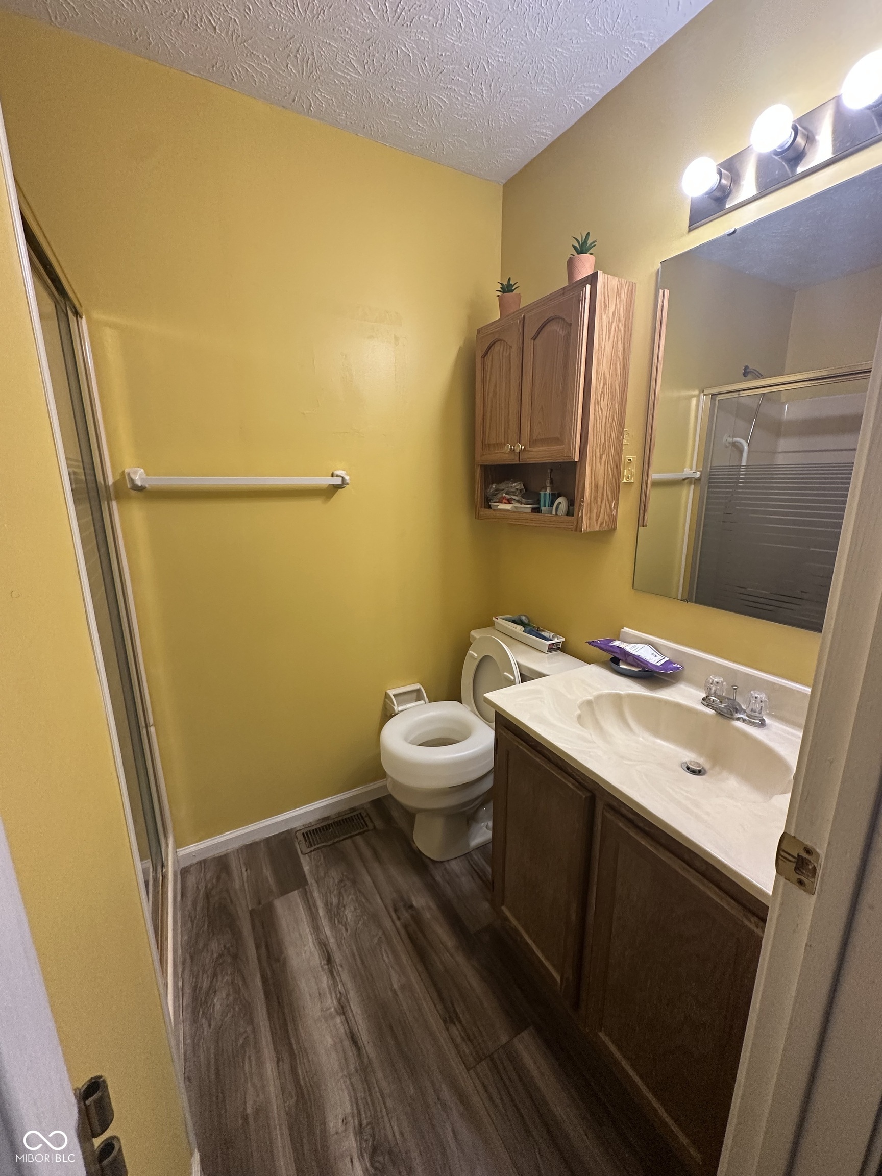 1755 N Wellesley Commons