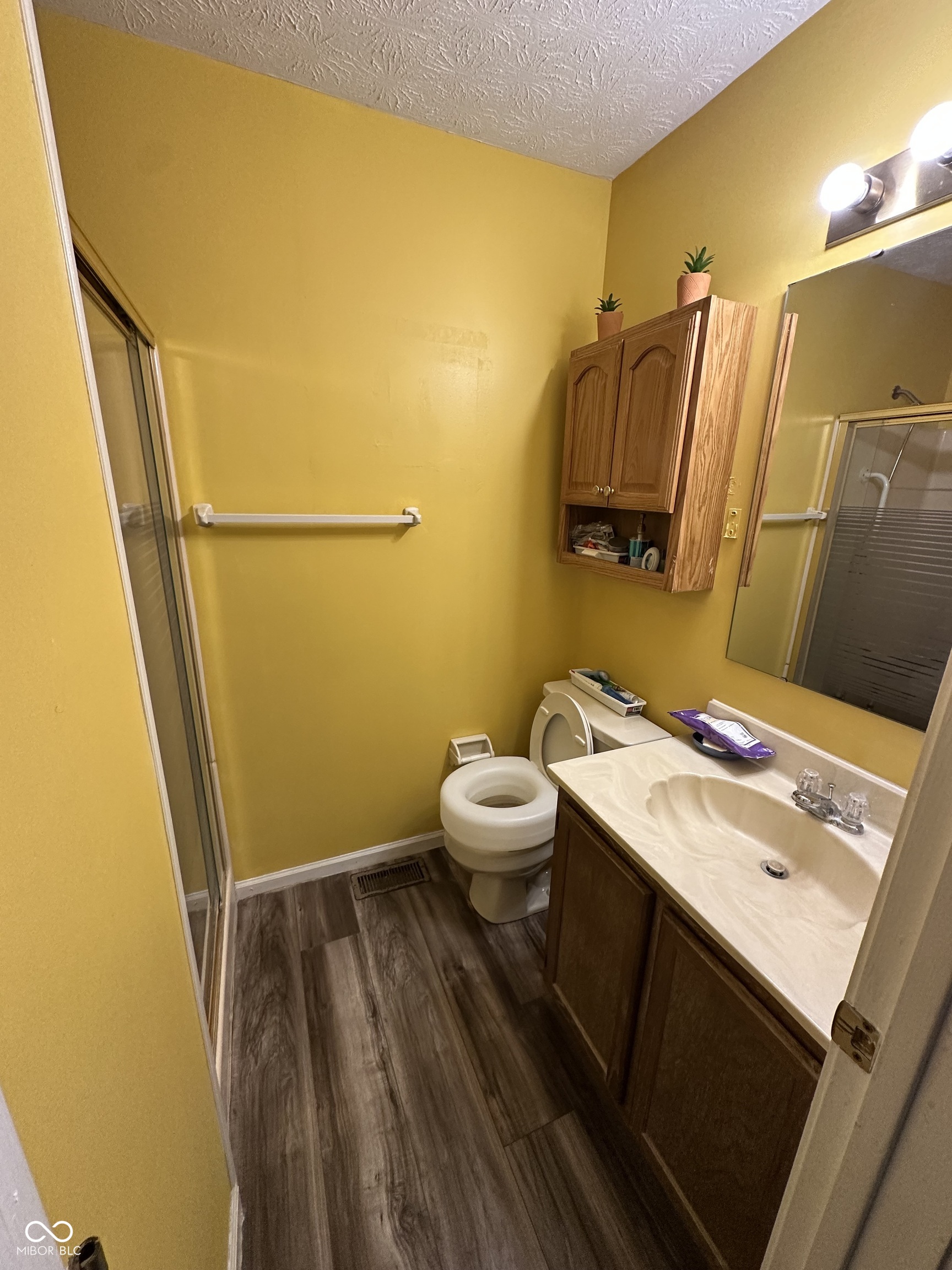 1755 N Wellesley Commons