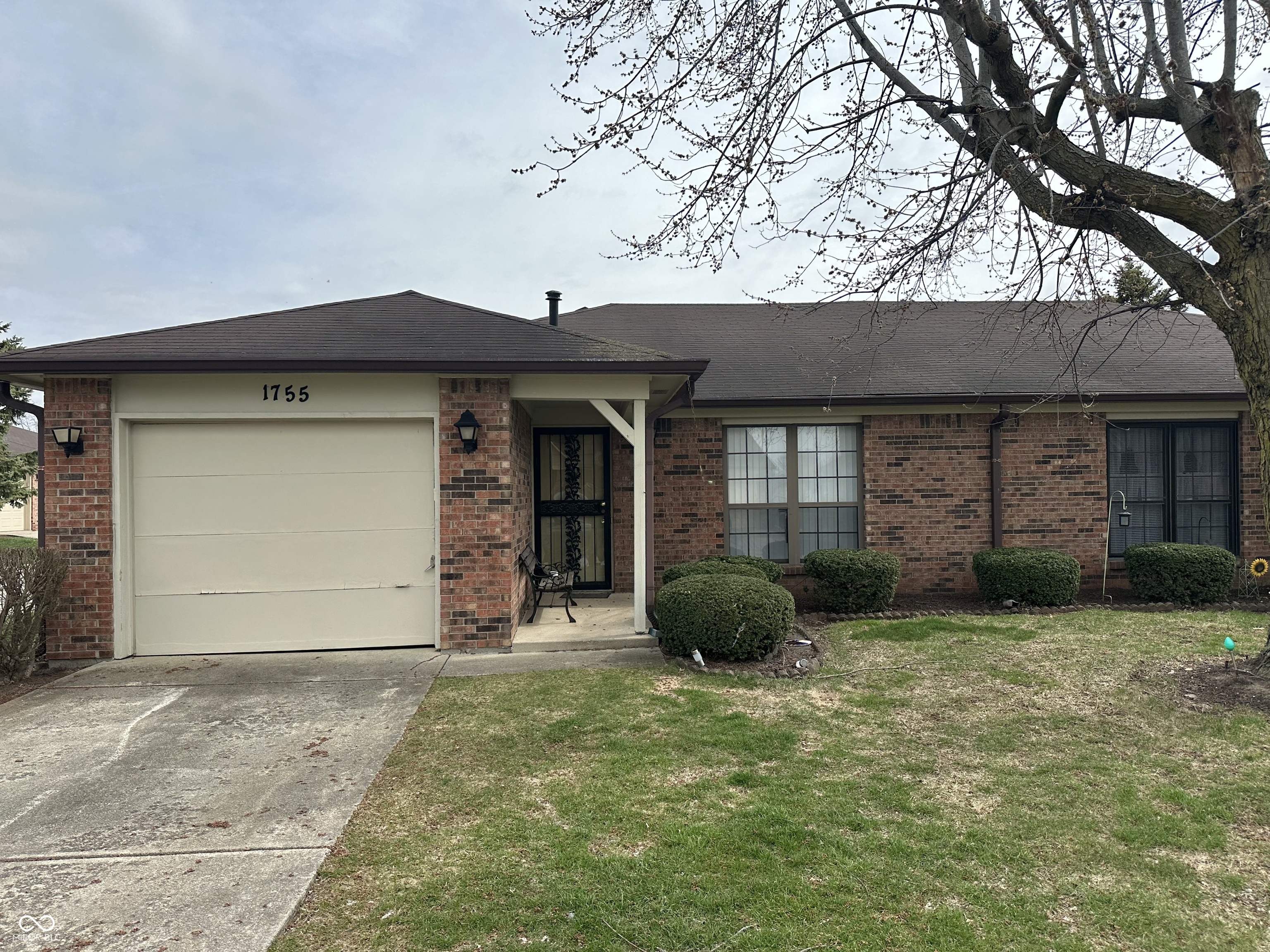 1755 N Wellesley Commons