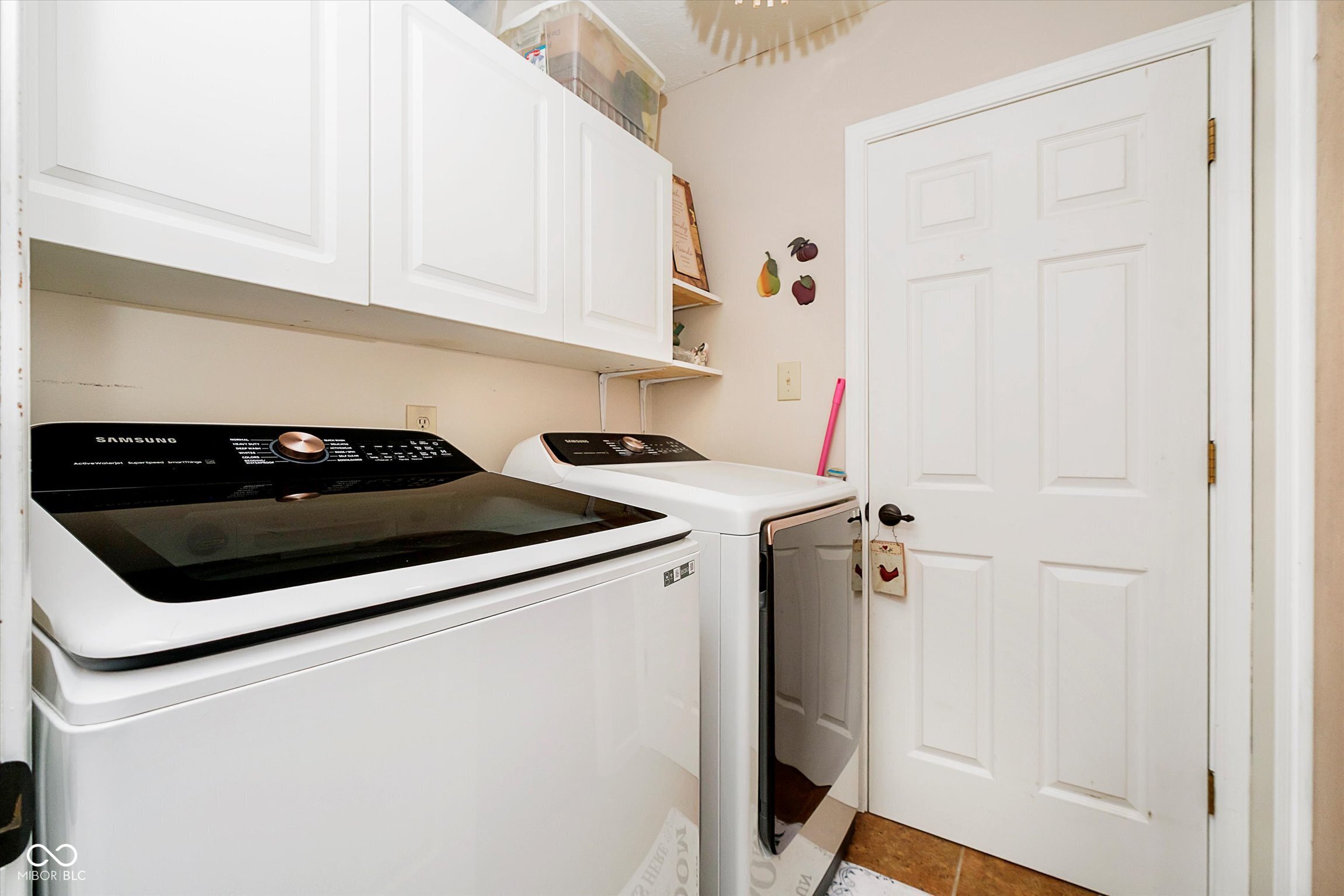 8527 Honeysuckle Way