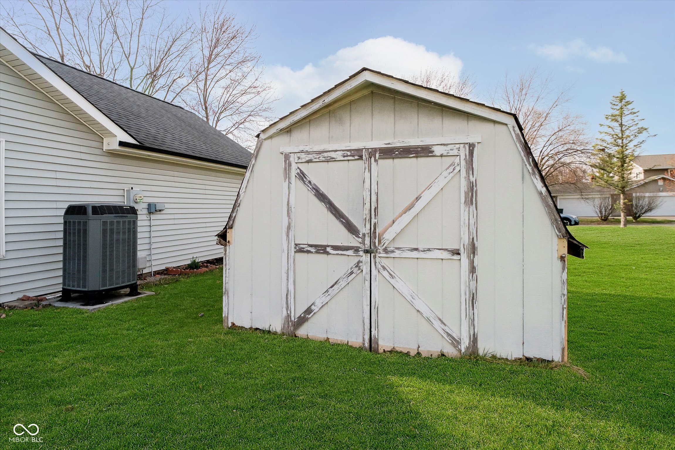 8527 Honeysuckle Way