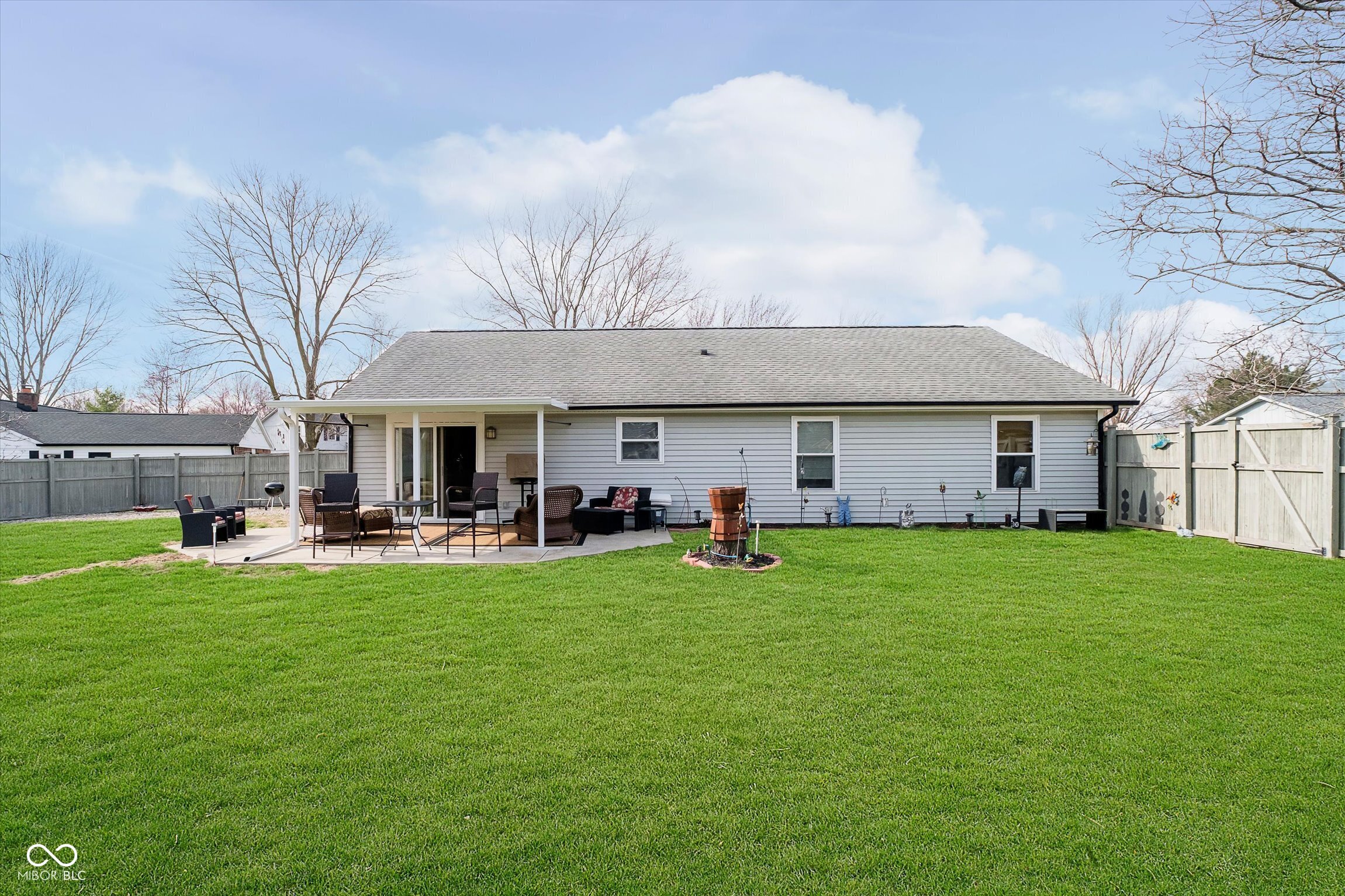 8527 Honeysuckle Way