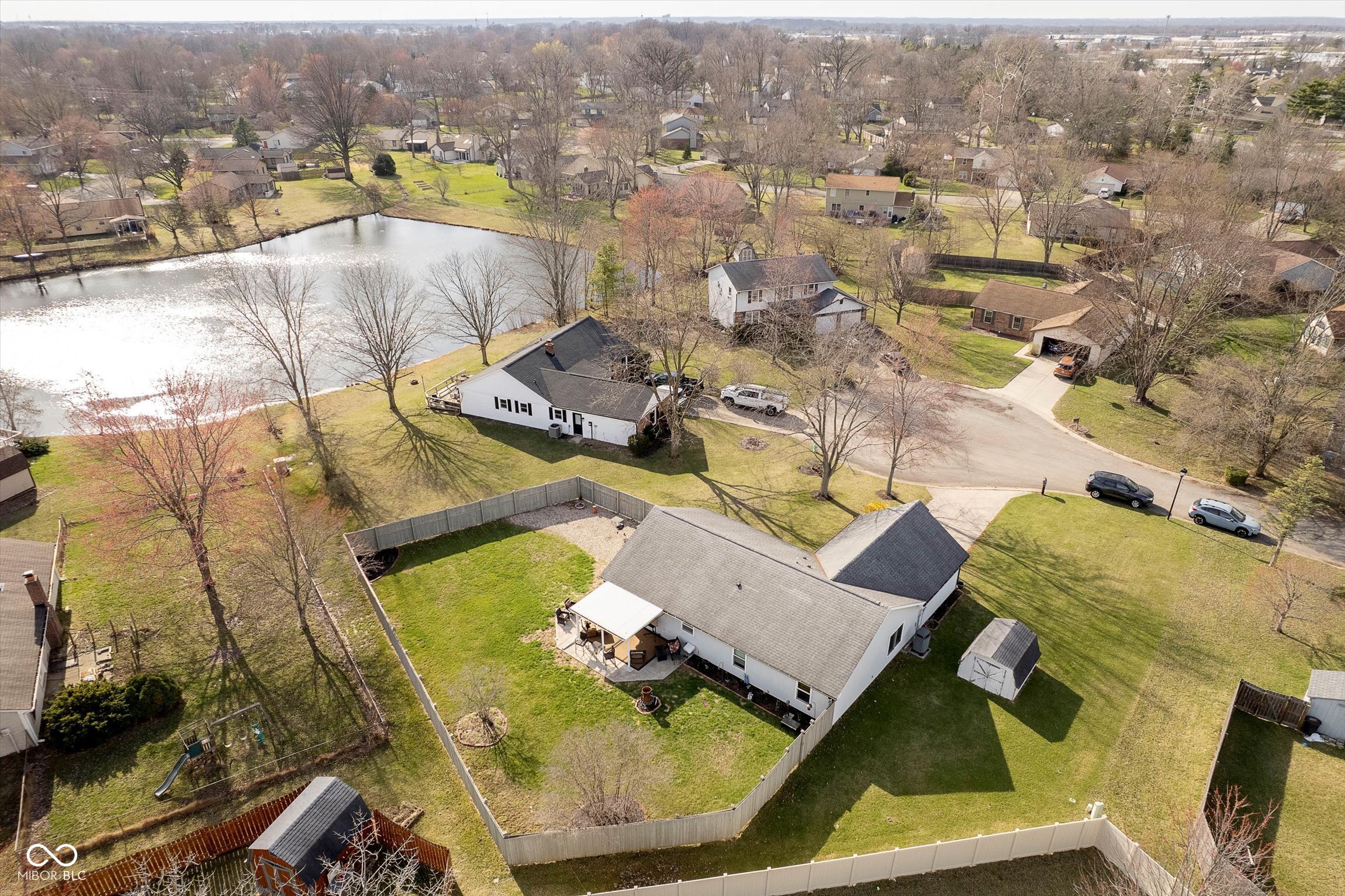 8527 Honeysuckle Way