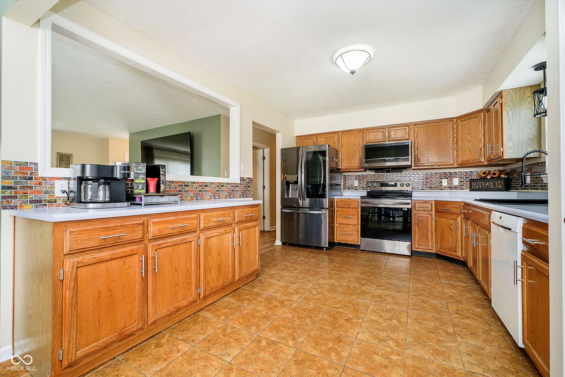 8527 Honeysuckle Way