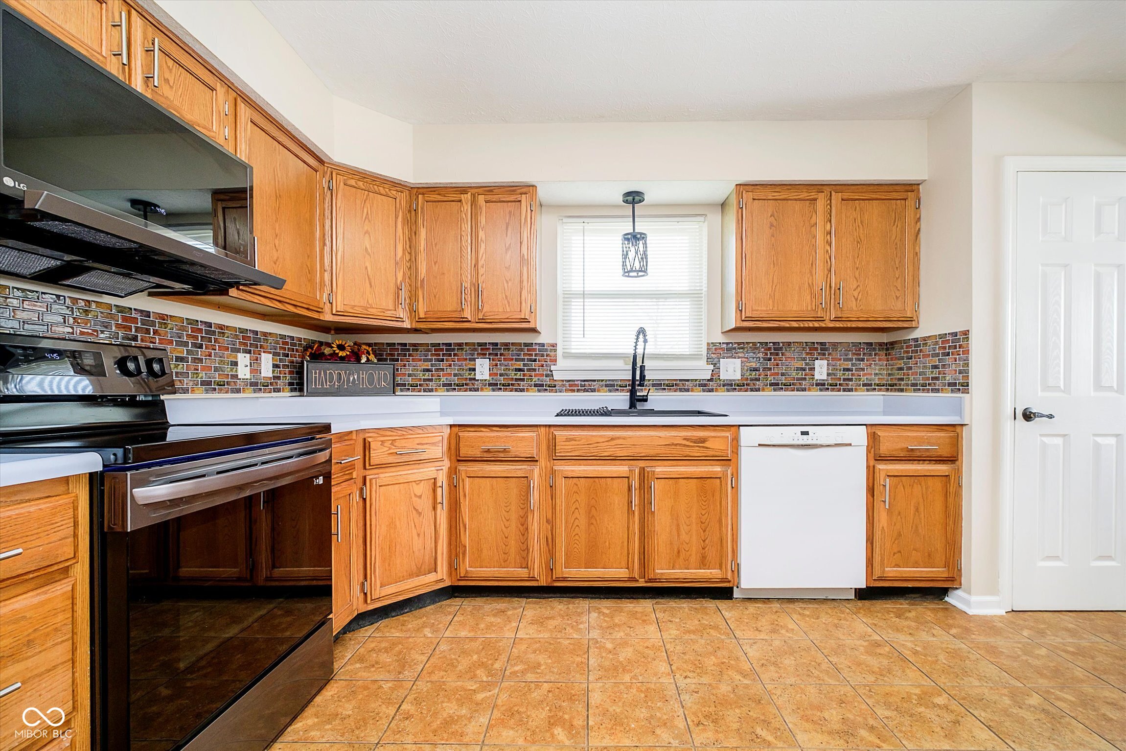 8527 Honeysuckle Way