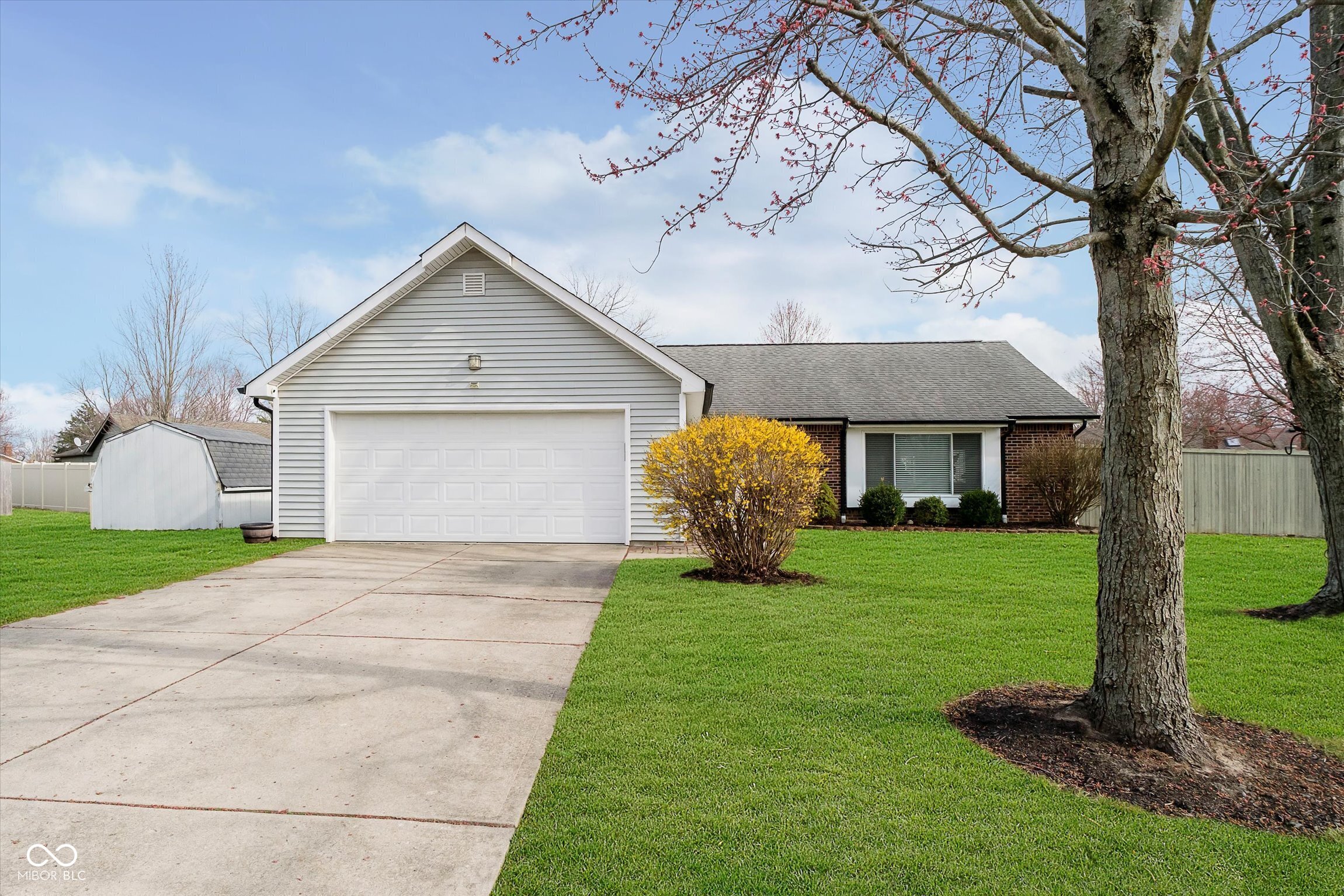 8527 Honeysuckle Way