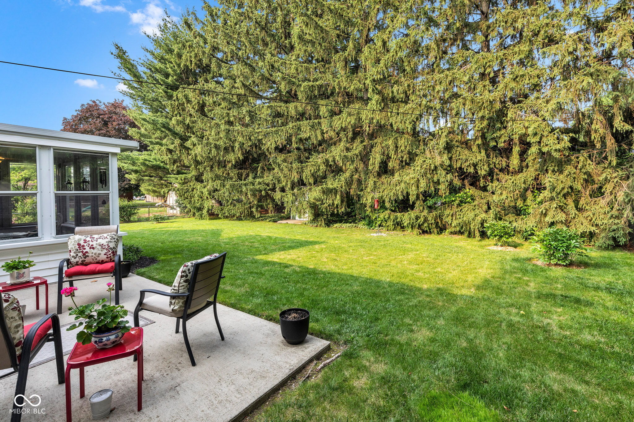 703 Chapel Hill W Drive